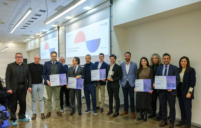 PREMIO DISEÑO DE INTERIORES AL MEJOR STAND EN CEVISAMA 2023 Y HOMENAJE A TONO LLEDÓ